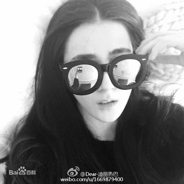 迪丽热巴·迪力木拉提(Dilraba)个人生活照前后照片