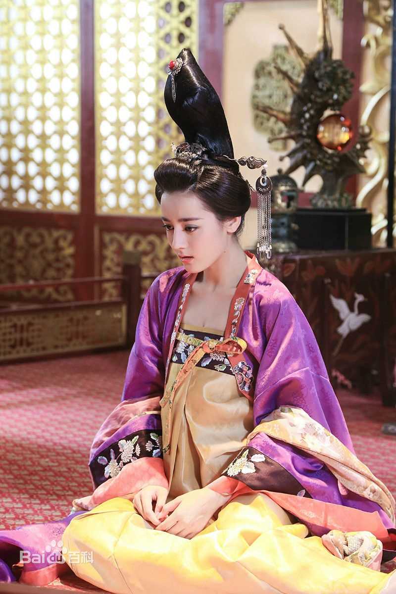 迪丽热巴·迪力木拉提(Dilraba)在《美人制造》中的