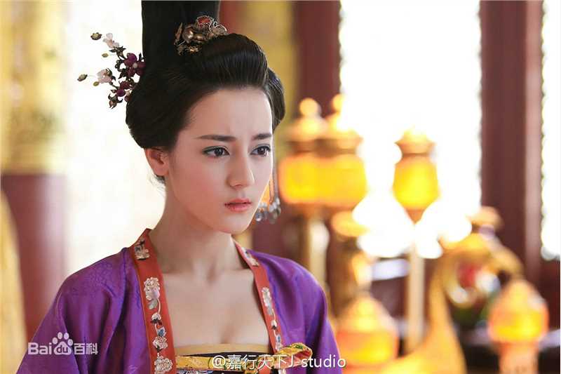 迪丽热巴·迪力木拉提(Dilraba)在《美人制造》中的