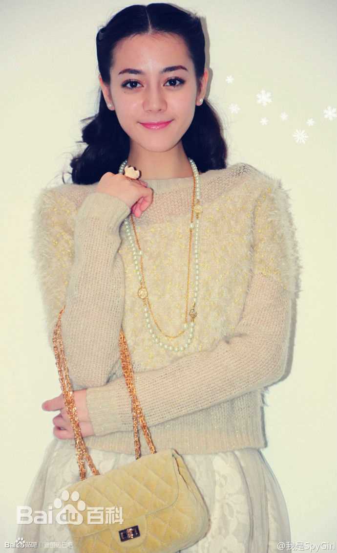 最新迪丽热巴·迪力木拉提(Dilraba)在《微时代》中的壁纸