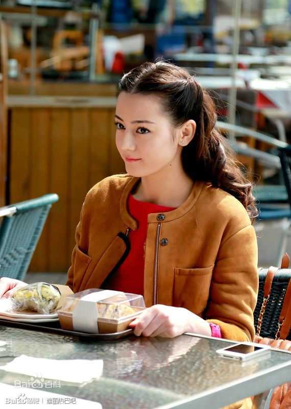 最新迪丽热巴·迪力木拉提(Dilraba)在《微时代》中的壁纸