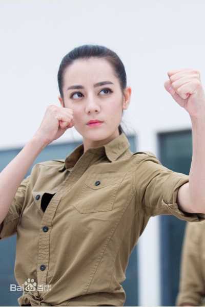 精选迪丽热巴·迪力木拉提(Dilraba)在《麻辣变形计》中的图册