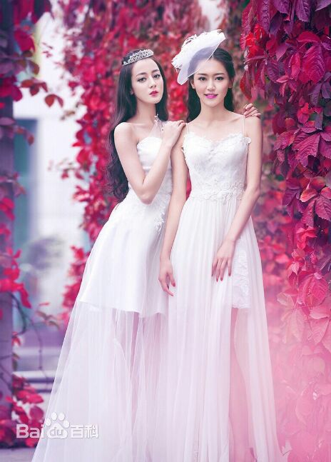 最优质迪丽热巴·迪力木拉提(Dilraba)在《茜茜姐妹》17年3月刊中的相册