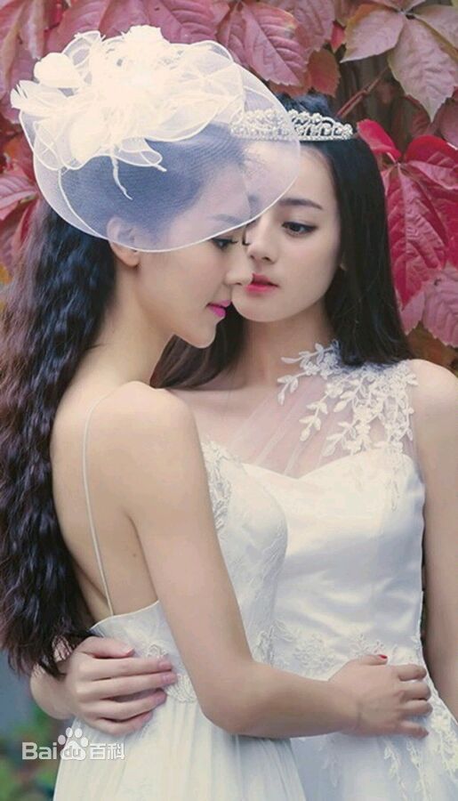 最优质迪丽热巴·迪力木拉提(Dilraba)在《茜茜姐妹》17年3月刊中的相册