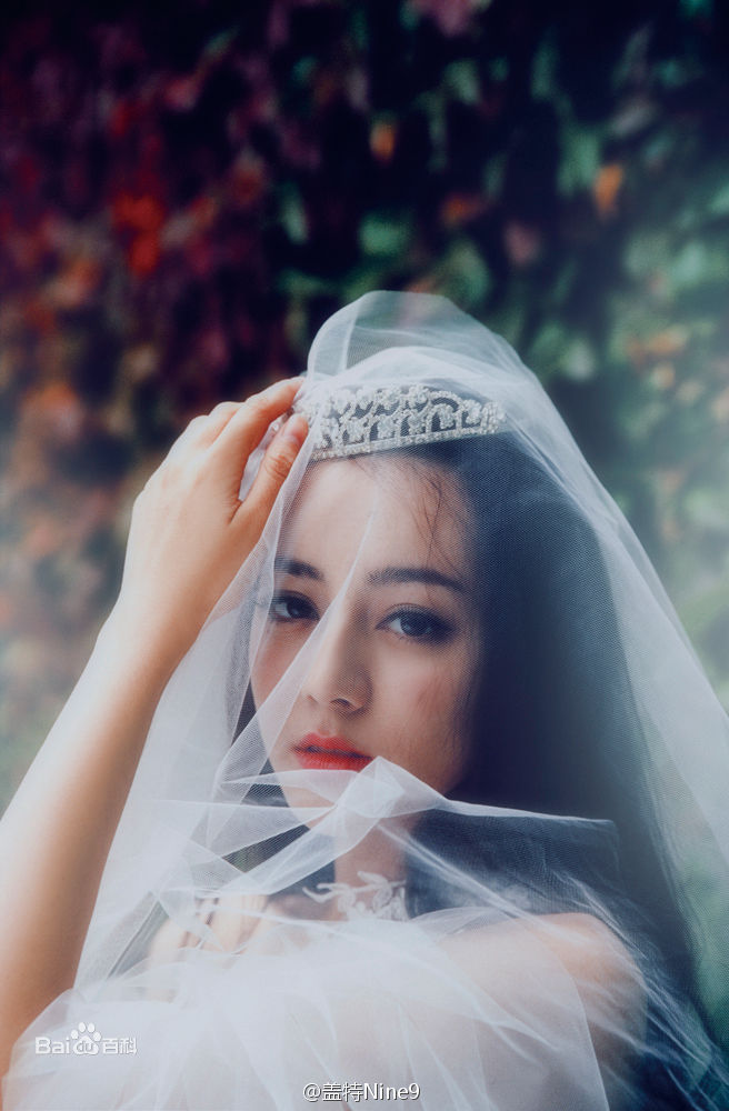 最优质迪丽热巴·迪力木拉提(Dilraba)在《茜茜姐妹》17年3月刊中的相册