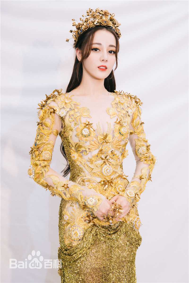 迪丽热巴·迪力木拉提(Dilraba)化身“金鹰女神”前后照片