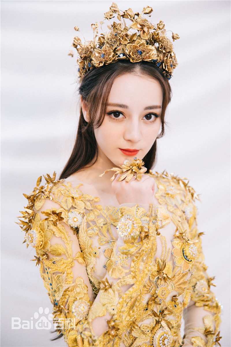 迪丽热巴·迪力木拉提(Dilraba)化身“金鹰女神”前后照片