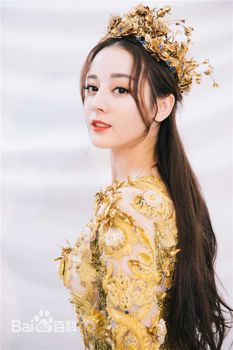 迪丽热巴·迪力木拉提(Dilraba)化身“金鹰女神”前后照片