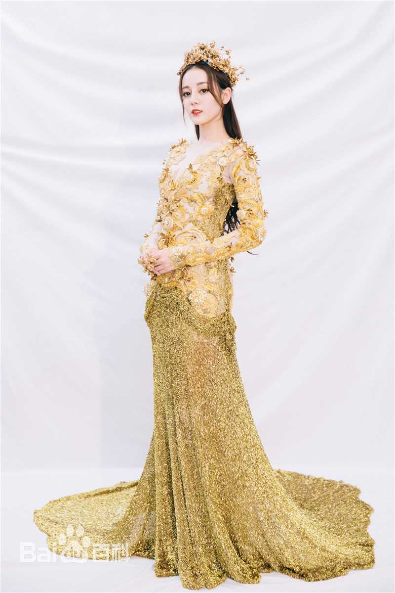 迪丽热巴·迪力木拉提(Dilraba)化身“金鹰女神”前后照片