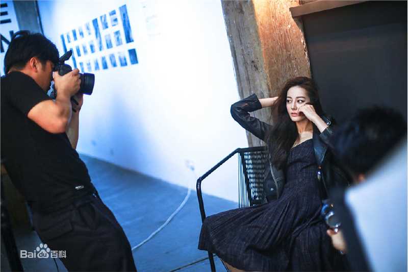 最新迪丽热巴·迪力木拉提(Dilraba)在08《红秀GRAZIA》中的壁纸