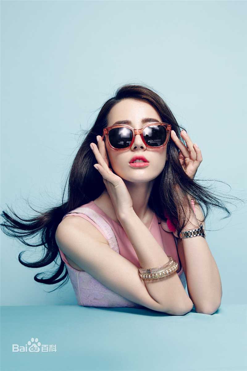 最优质迪丽热巴·迪力木拉提(Dilraba)在06《时尚芭莎》中的相册