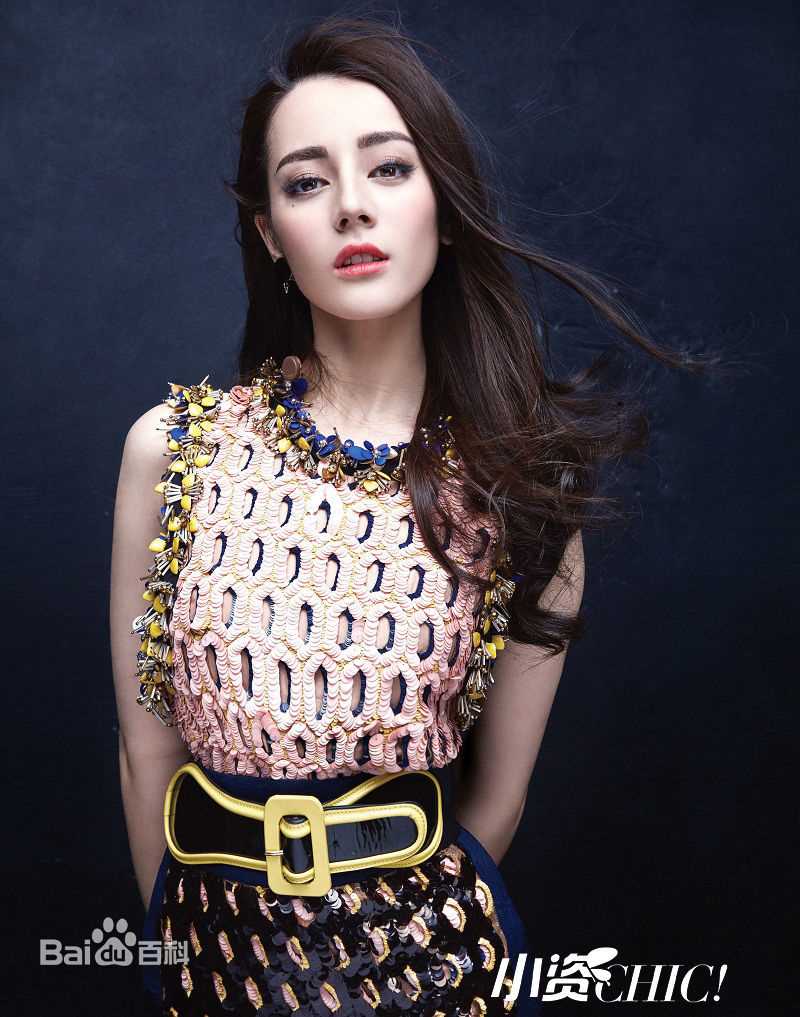 迪丽热巴·迪力木拉提(Dilraba)在10《小资CHIC》中的