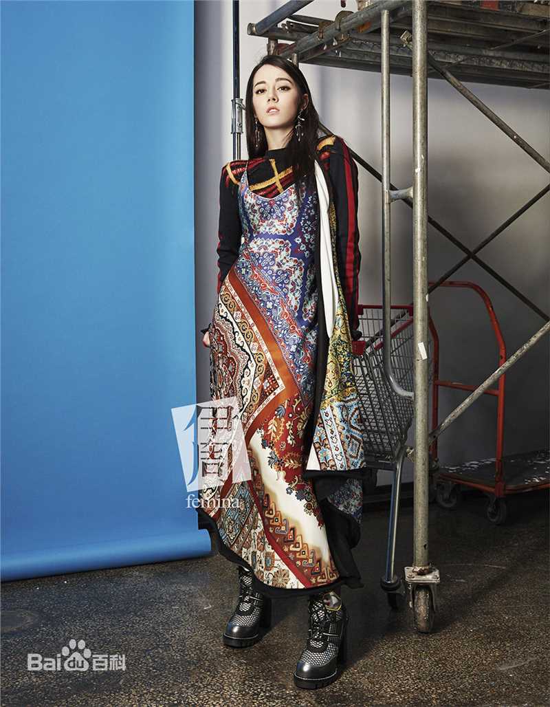 高清迪丽热巴·迪力木拉提(Dilraba)在11《伊周femina》中的图册