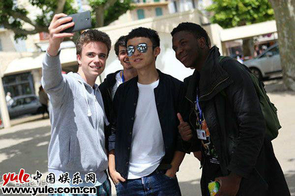 董子健戛纳之行图片图集