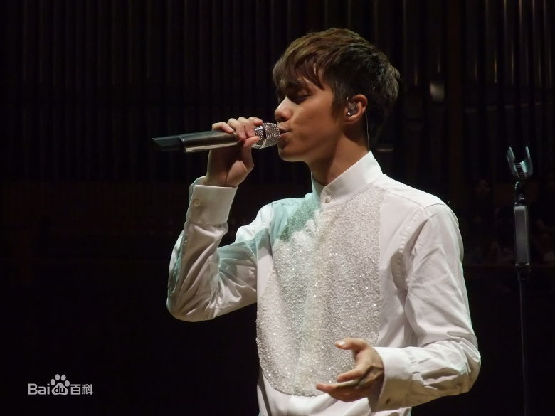 张敬轩(Hins/Hins Cheung/Cheung King Hin)音乐会照性感图片图集