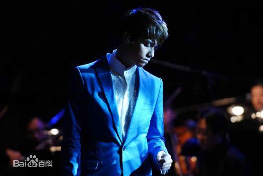 张敬轩(Hins/Hins Cheung/Cheung King Hin)音乐会照性感图片图集