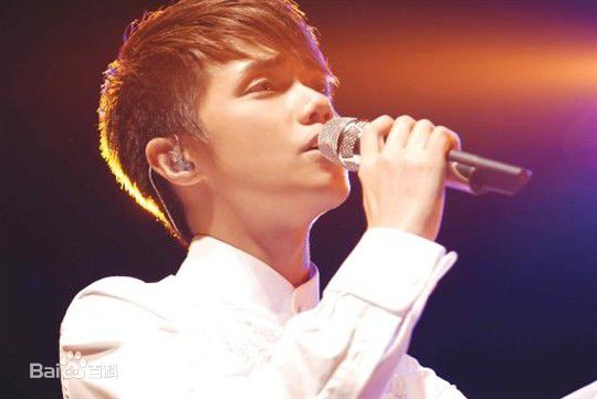 张敬轩(Hins/Hins Cheung/Cheung King Hin)音乐会照性感图片图集