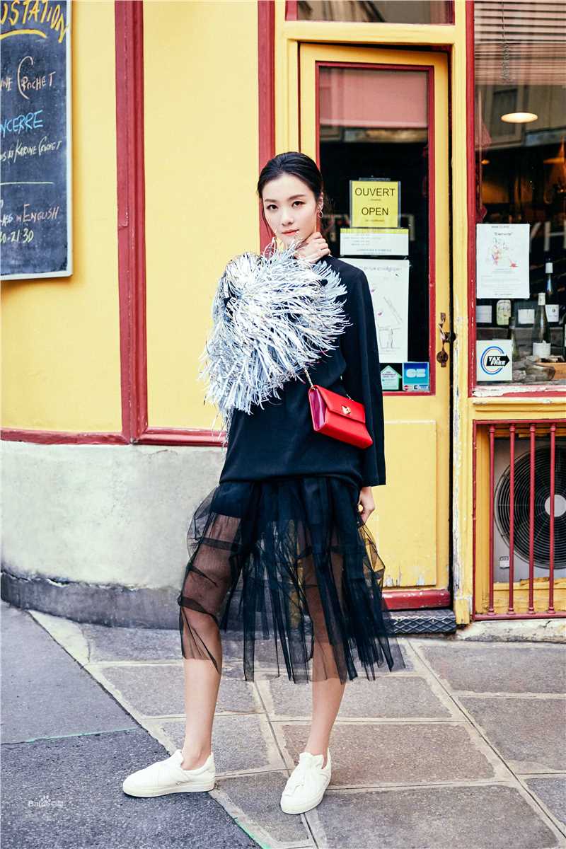 齐溪最新时尚大片素颜照相册