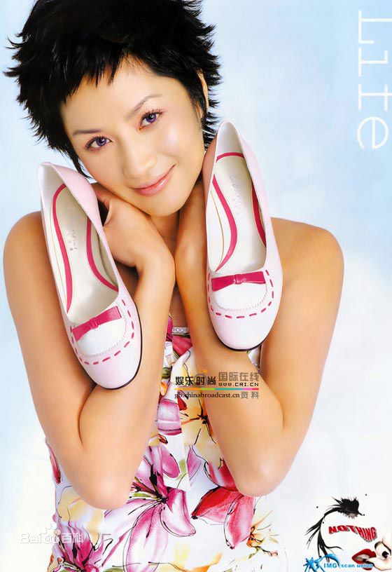 瞿颖千百度女鞋品牌形象代言人壁纸壁纸