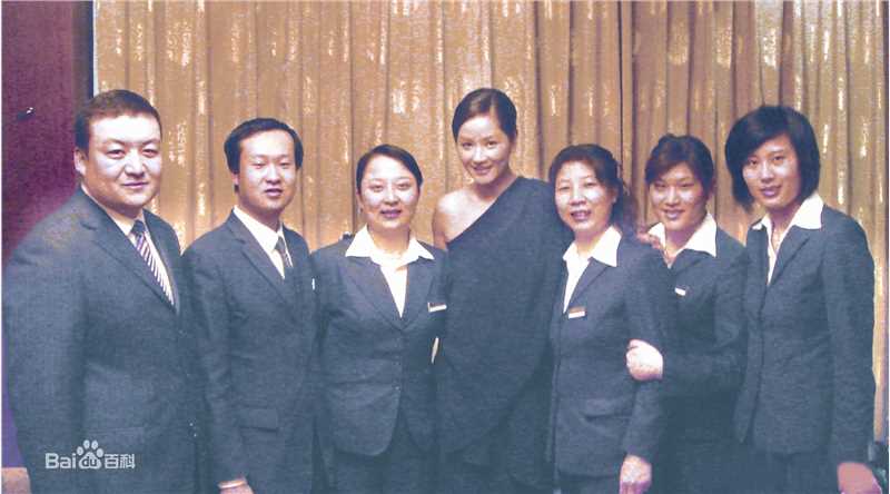 瞿颖千百度女鞋品牌形象代言人壁纸壁纸