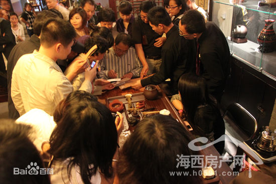 精选张铁林(Zhang Tie-Lin)在参加《国学大讲堂》中的图册