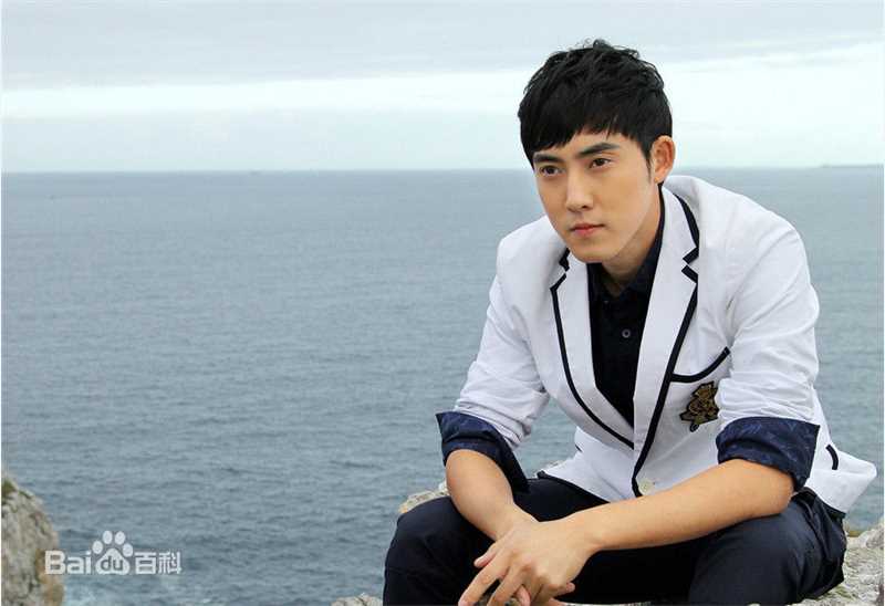 张睿(Ray)《花非花雾非雾》最新剧照