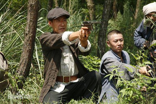 精选于震在2010年《烈火》饰演洪涛中的图册