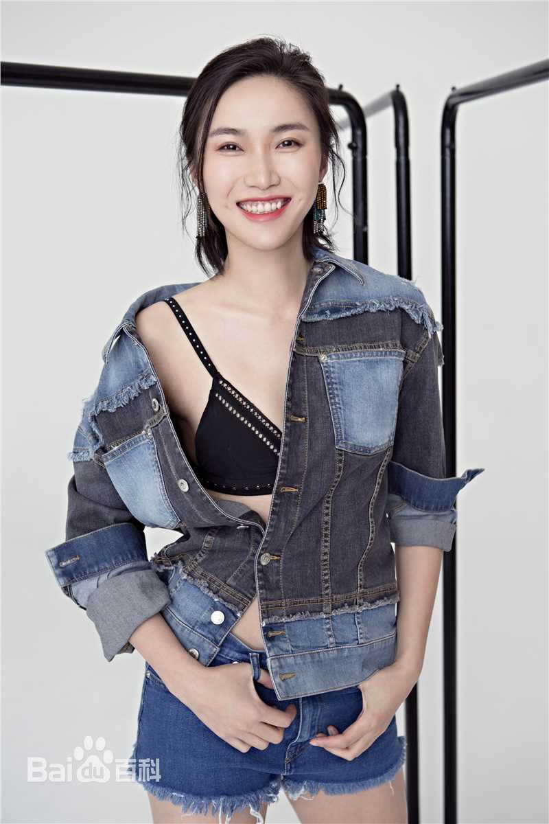 邹涵虹 Zou Han Hong 最新杂志写真壁纸 万佳查 邹涵虹 Zou Han Hong 最新杂志写真壁纸 万佳查
