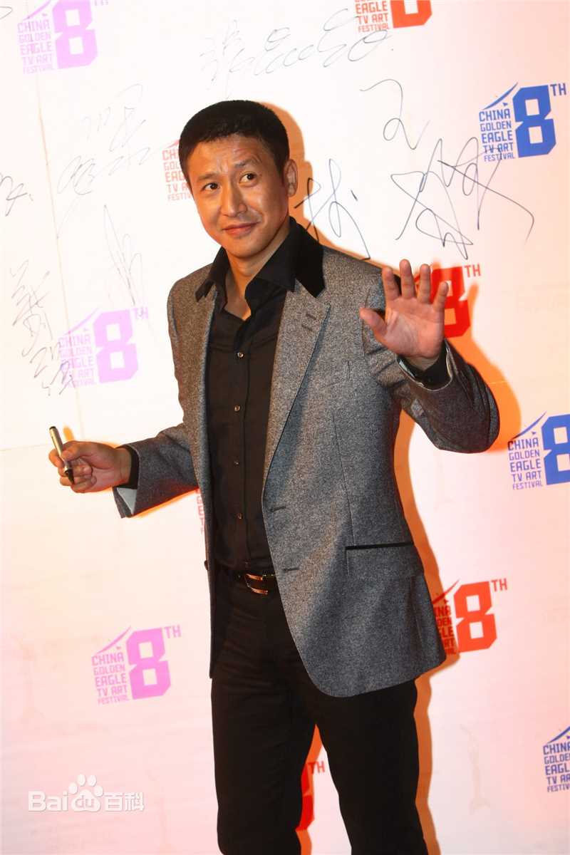 张国强舞台因你而生辉——性感图片壁纸