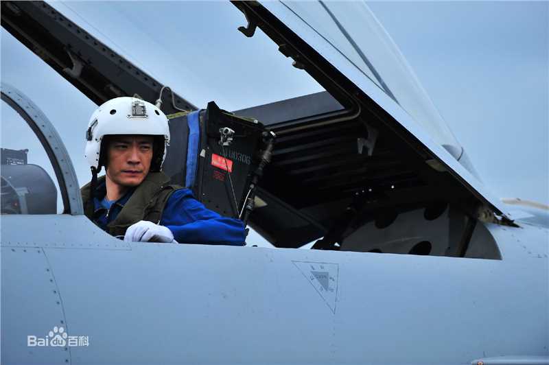 精选李光洁在2009年电影《歼十出击》饰演印双虎中的图册