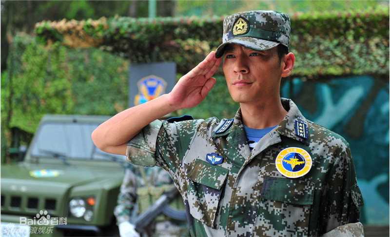 精选李光洁在2009年电影《歼十出击》饰演印双虎中的图册