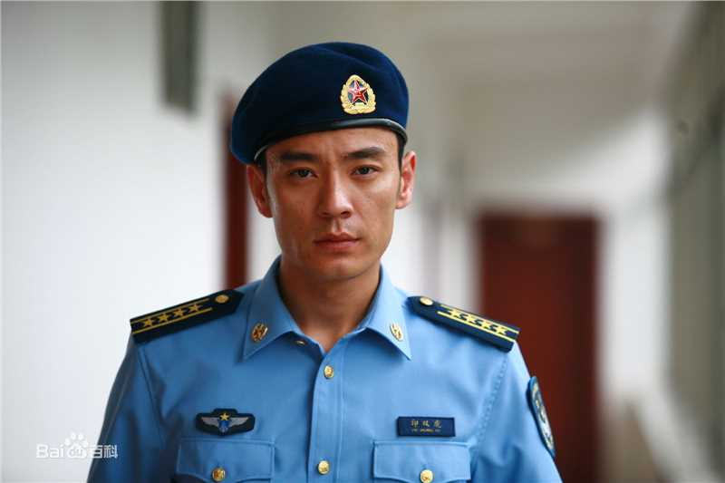 精选李光洁在2009年电影《歼十出击》饰演印双虎中的图册