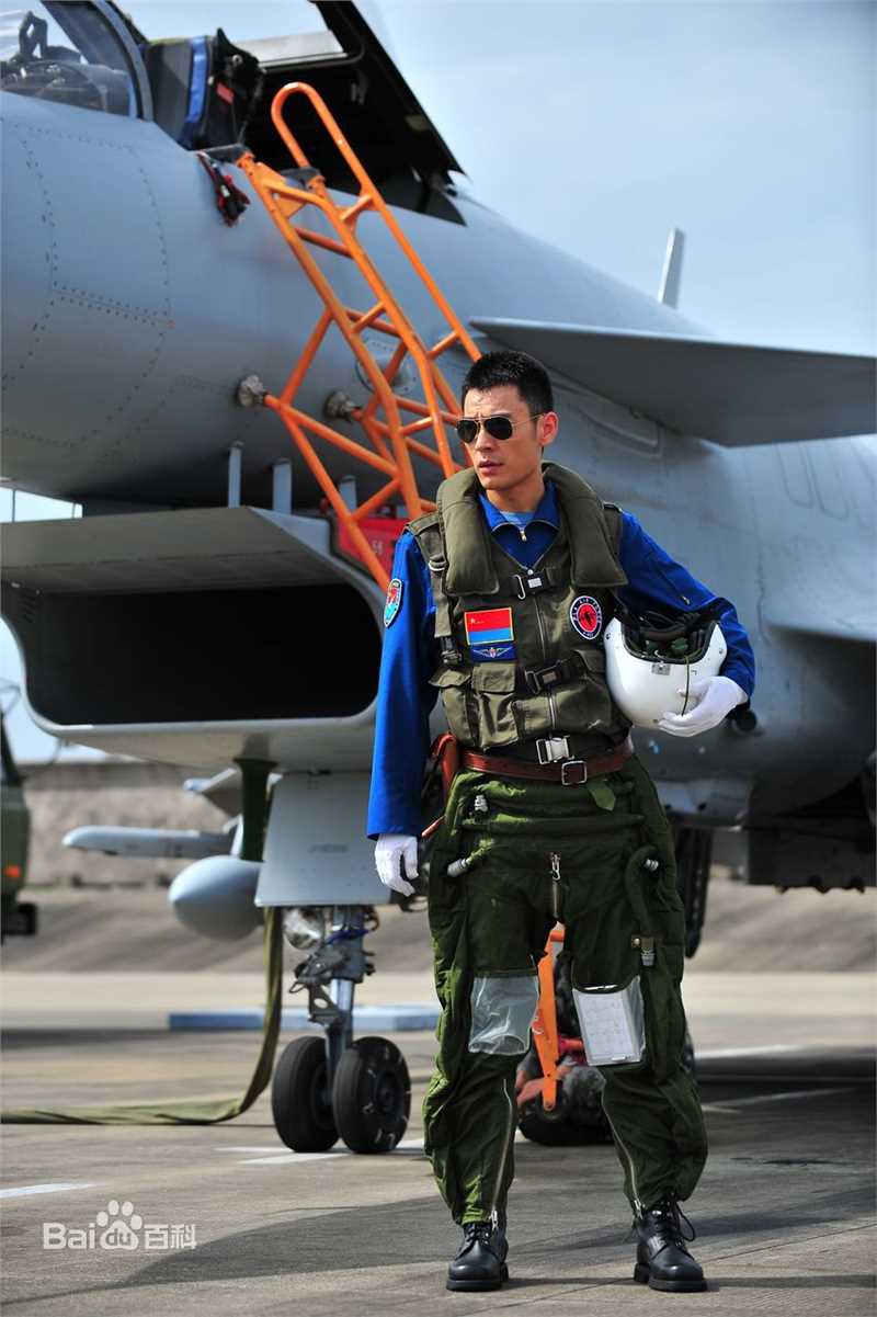 精选李光洁在2009年电影《歼十出击》饰演印双虎中的图册