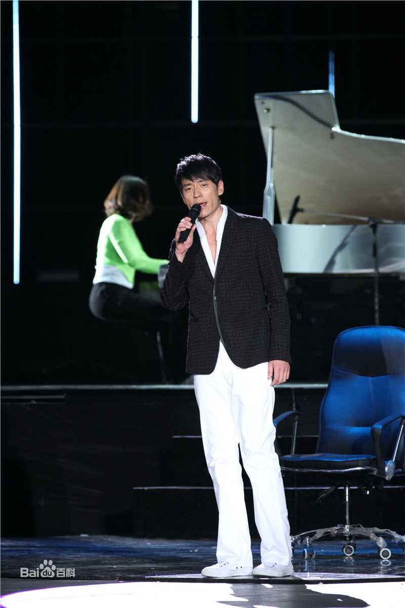 李光洁2010年荣膺华鼎偶像励志剧最佳男演员图片图册