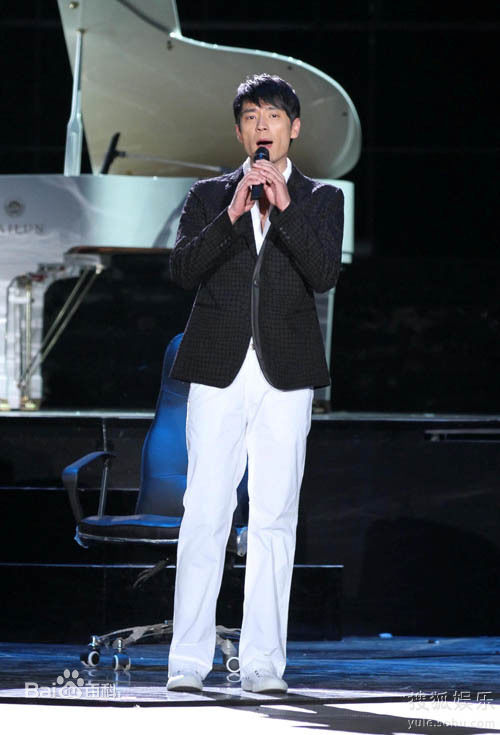 李光洁2010年荣膺华鼎偶像励志剧最佳男演员图片图册