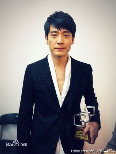 李光洁2010年荣膺华鼎偶像励志剧最佳男演员图片图册