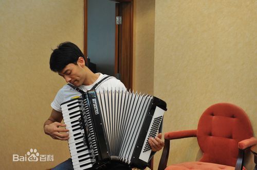 最全李光洁在2010年《山楂树之恋》饰演孙建新中的壁纸