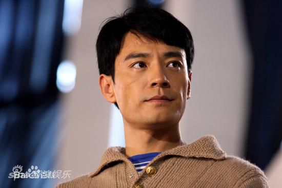 最全李光洁在2010年《山楂树之恋》饰演孙建新中的壁纸