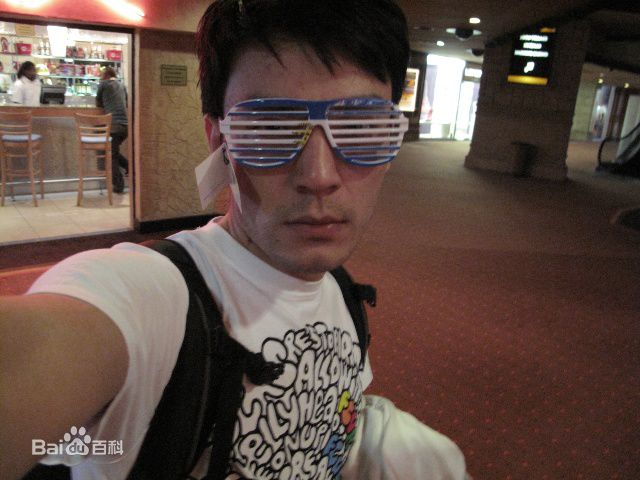 李光洁2010年随SOHUW围脖团观看南非世界杯素颜照相册