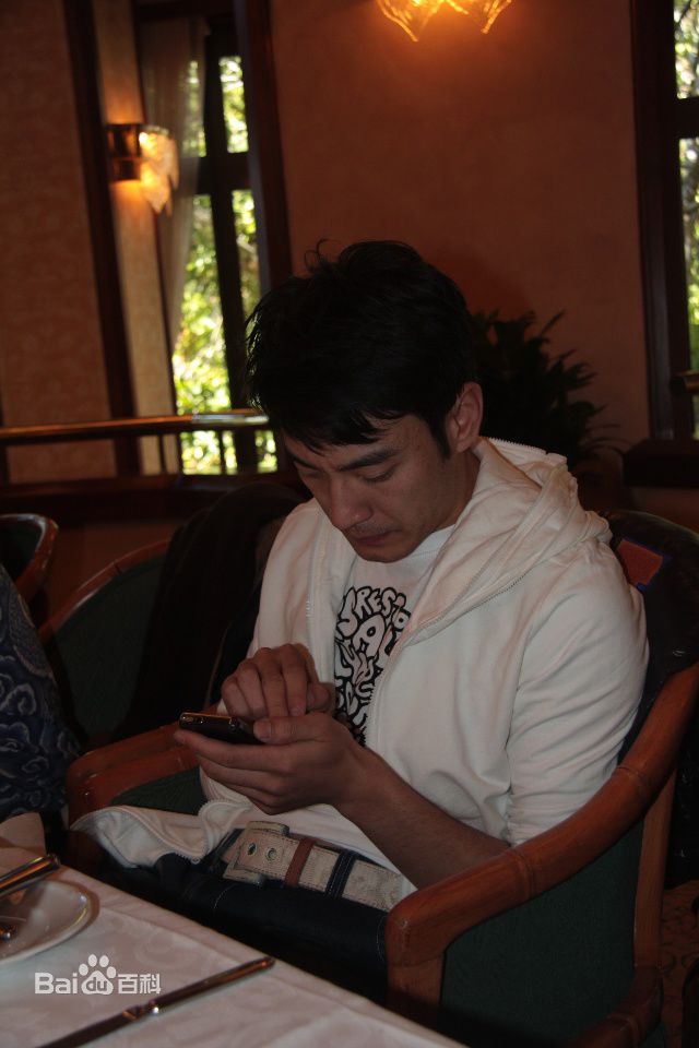 李光洁2010年随SOHUW围脖团观看南非世界杯素颜照相册