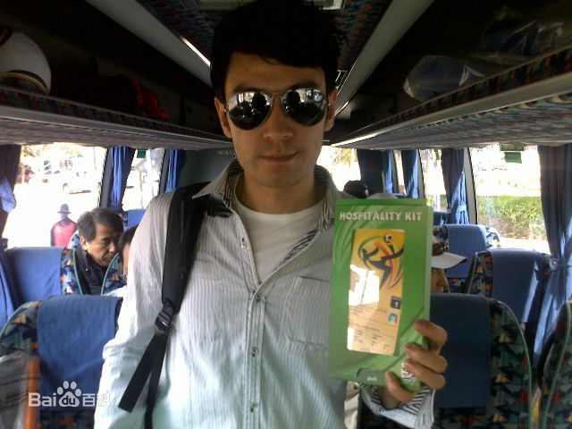 李光洁2010年随SOHUW围脖团观看南非世界杯素颜照相册