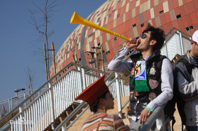 李光洁2010年随SOHUW围脖团观看南非世界杯素颜照相册