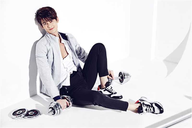 郭品超(Dylan Kuo)在《Easy》中的