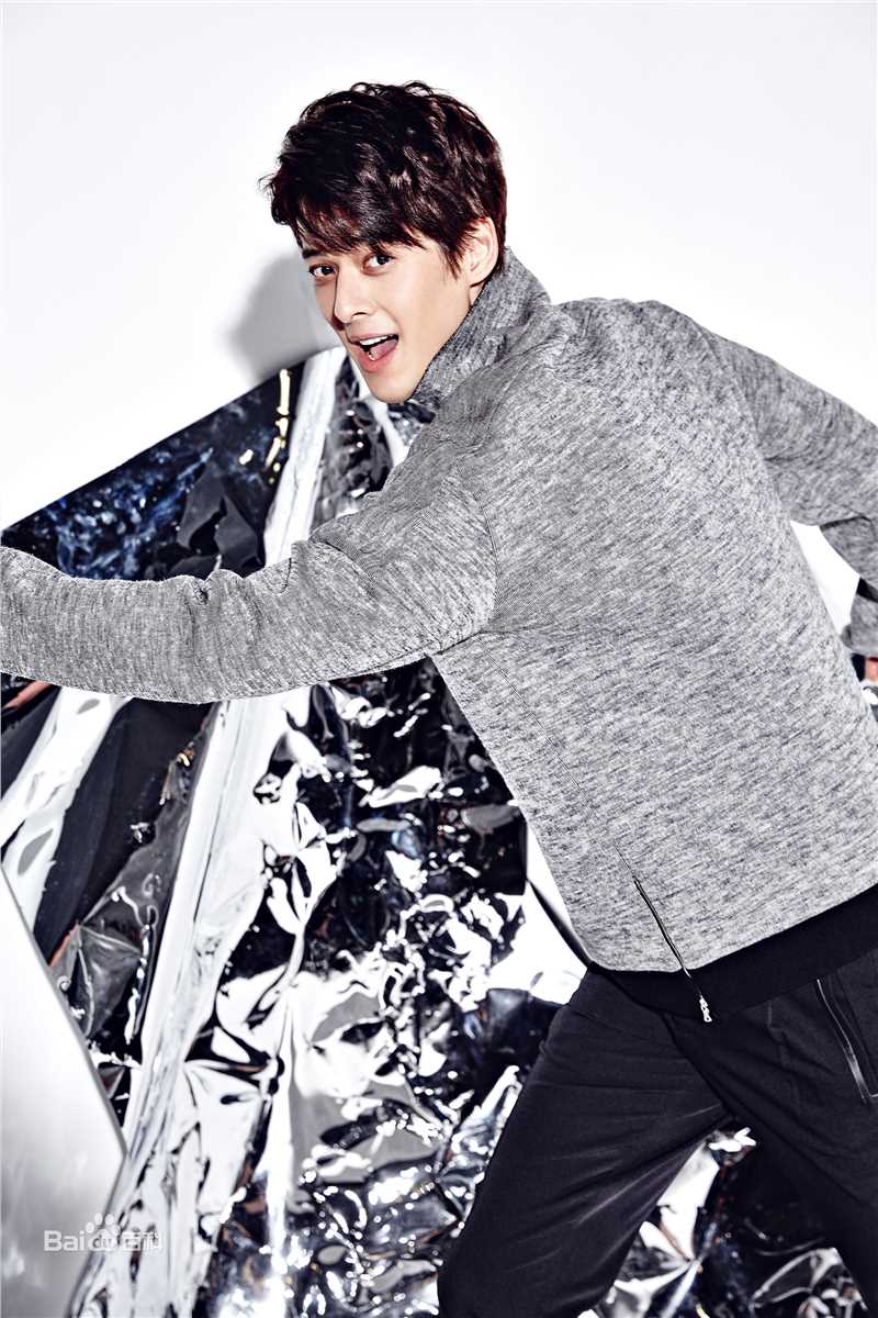 郭品超(Dylan Kuo)在《Easy》中的