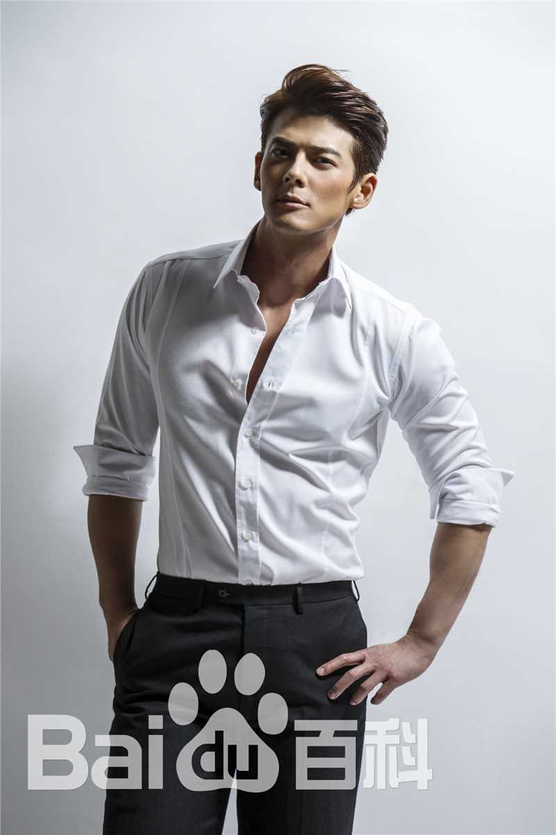 郭品超(Dylan Kuo)在《elleshop》中的