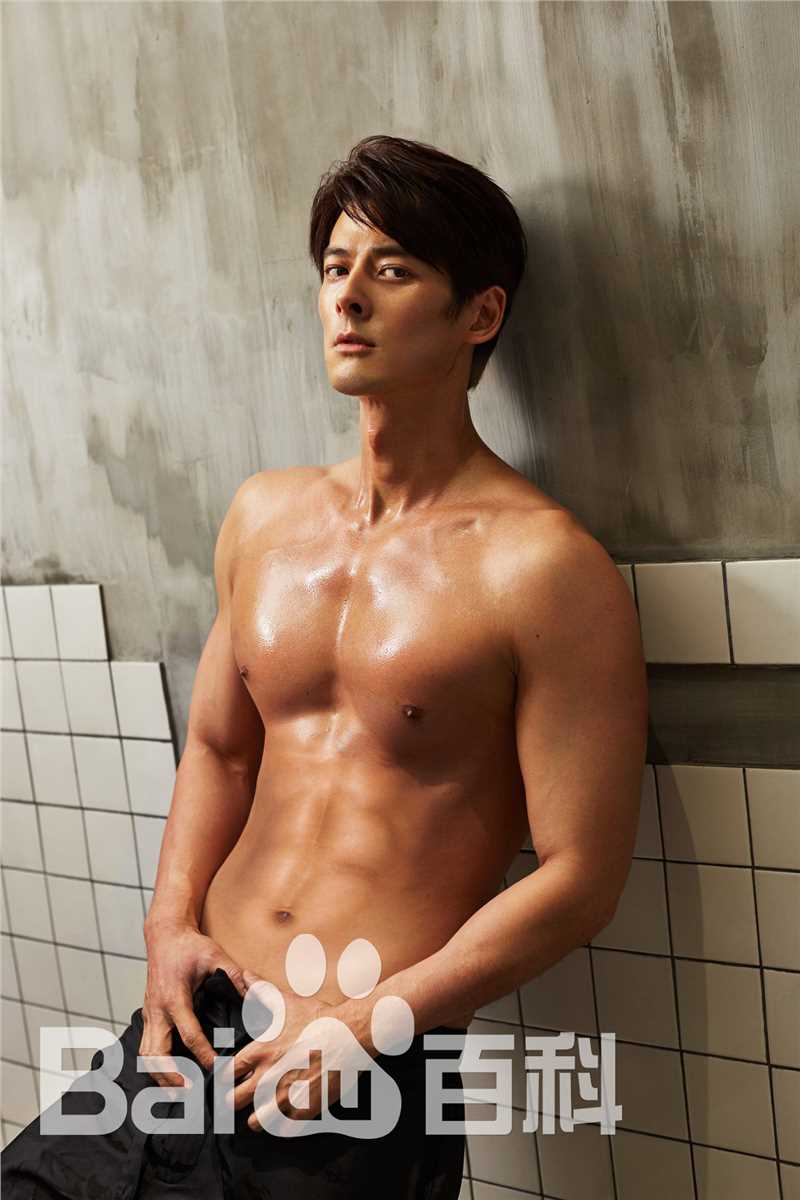 高清郭品超(Dylan Kuo)在《红秀》中的图集