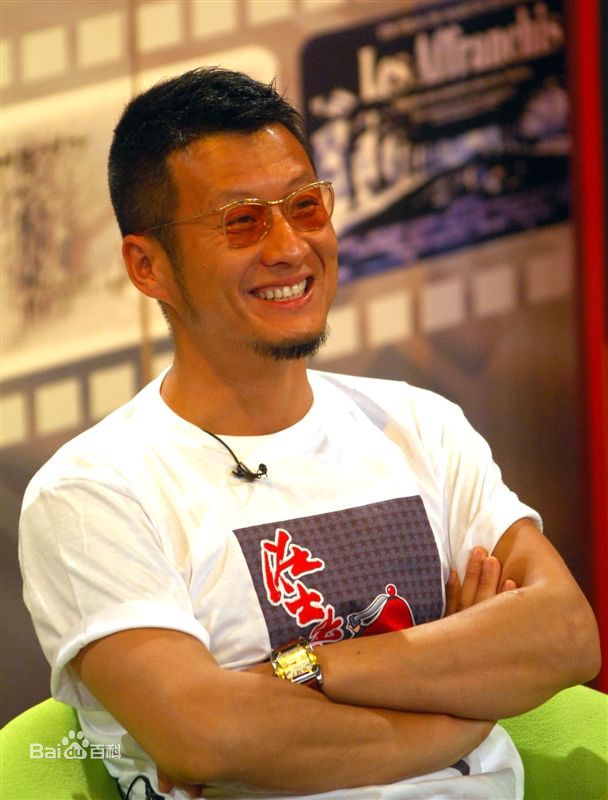 孙兴出席活动前后照片