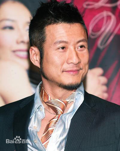 孙兴出席活动前后照片