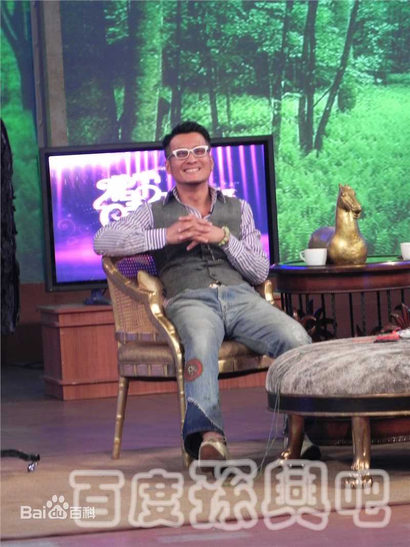 孙兴出席活动前后照片