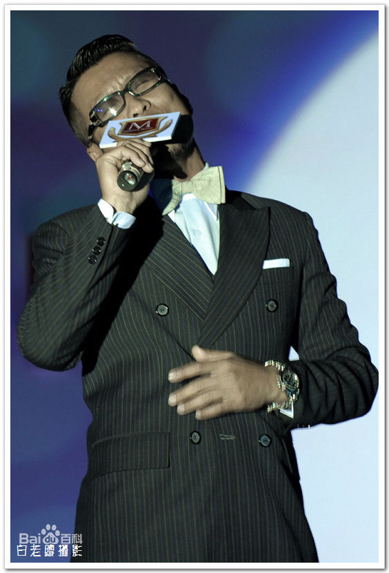 孙兴第四届亚洲品牌盛典壁纸壁纸